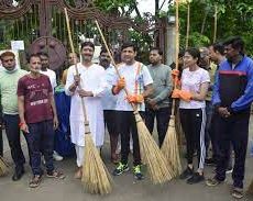 वाल्मीकि समाज के आराध्य देव की पूजा के लिए इंदौर में आम नागरिक सहित मंत्री और मेयर ने ली  स्वच्छता जिम्मेदारी