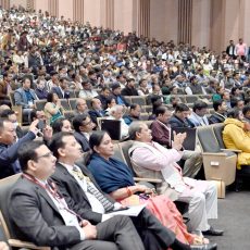 वाराणसी में यूनिवर्सल हेल्थ कवरेज डे-2022 आयोजित किया गया:मुख्यमंत्री और केन्द्रीय स्वास्थ्य एवं परिवार कल्याण मंत्री ने दो दिवसीय सम्मेलन के समापन समारोह को सम्बोधित किया